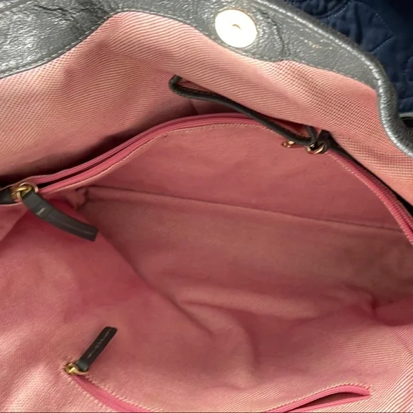 Dooney & Bourke Gray Tote with Soft Leather and Spacious Design - Picture 5 of 5